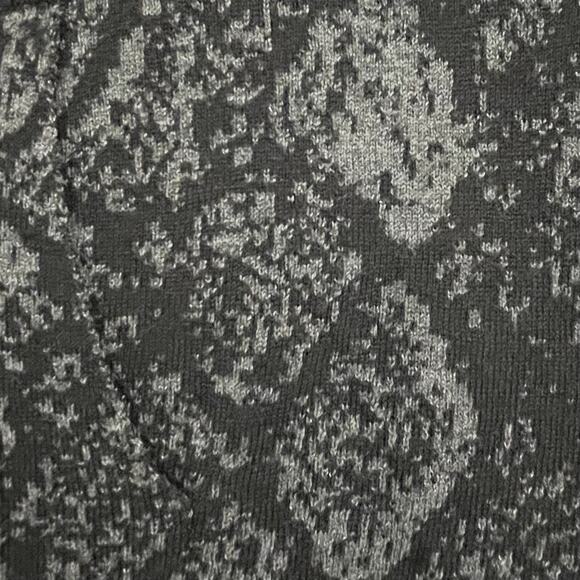 John + Jenn Size S Dylan Hoodie Tunic Sweater Pullover Black Gray Python Print - Picture 13 of 13
